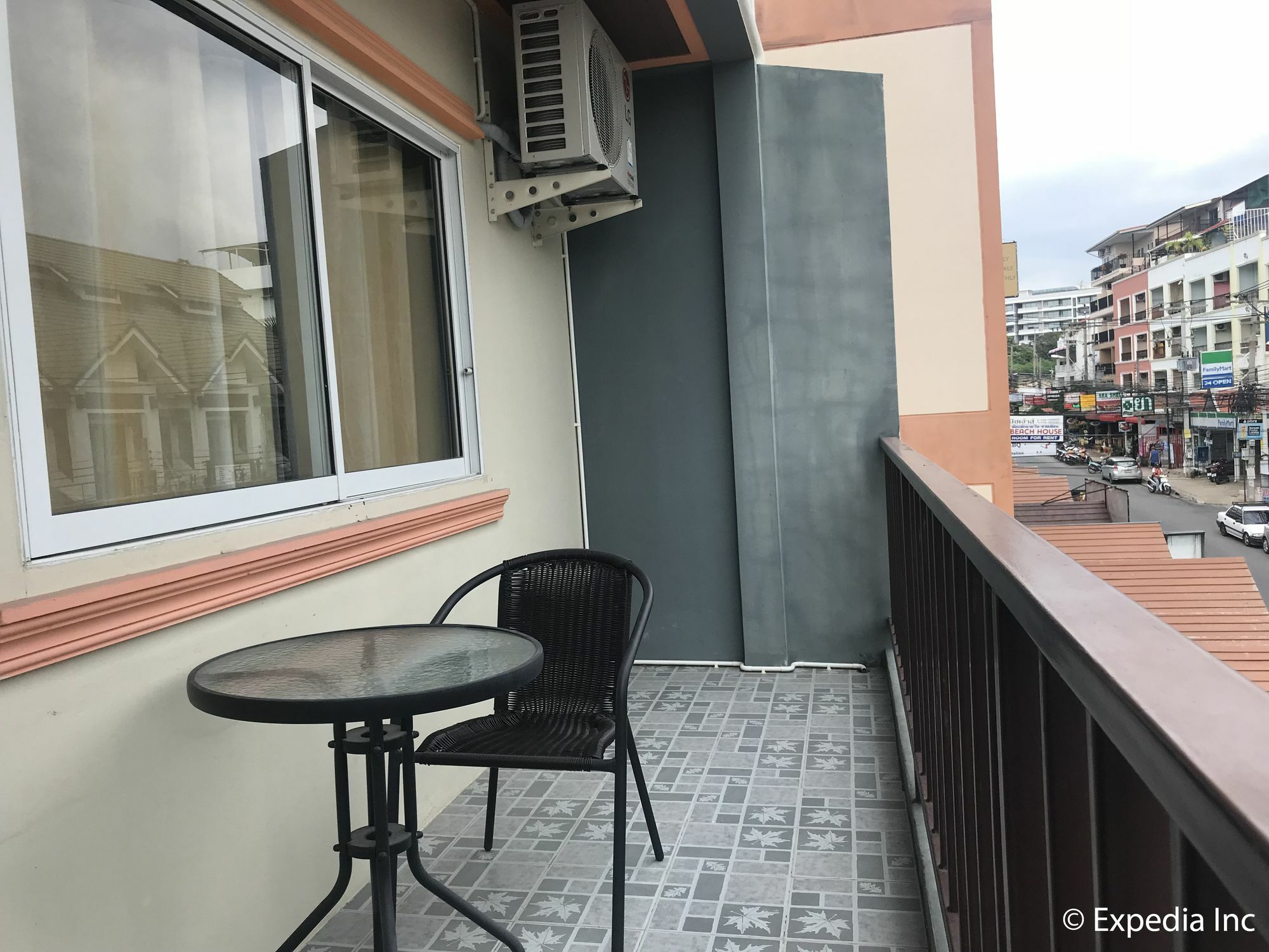 Burnout Guesthouse Pattaya Ngoại thất bức ảnh