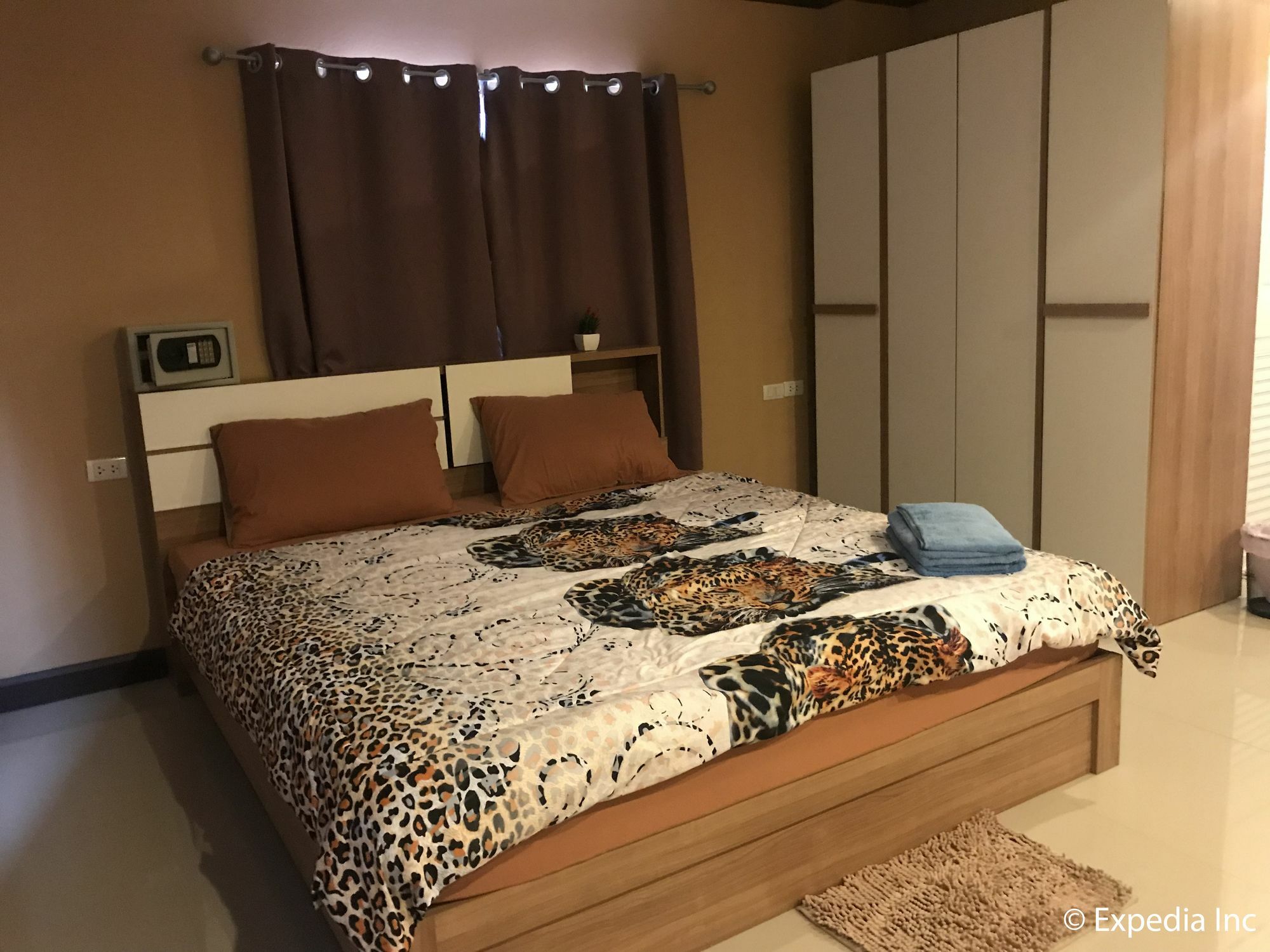 Burnout Guesthouse Pattaya Ngoại thất bức ảnh