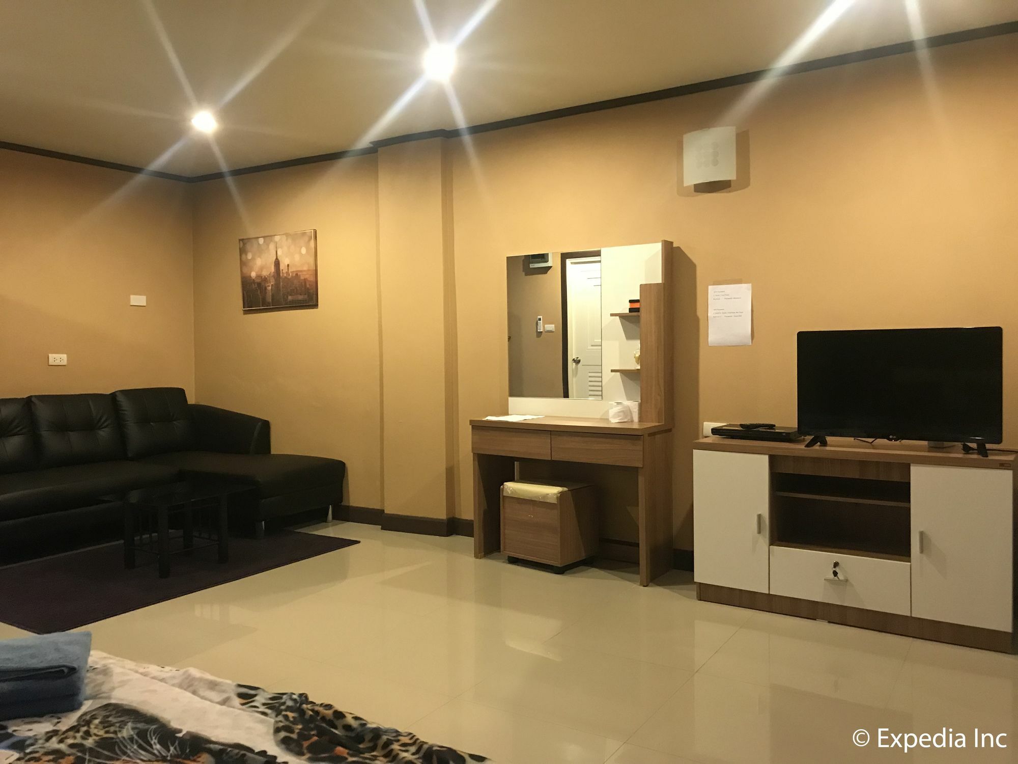 Burnout Guesthouse Pattaya Ngoại thất bức ảnh