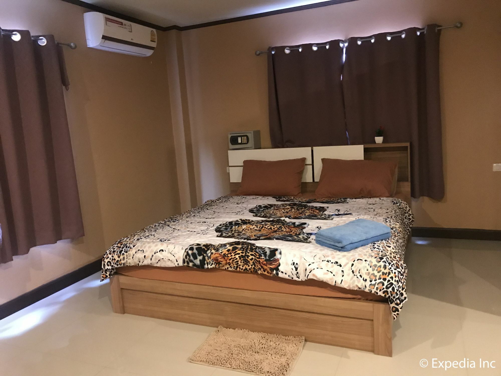 Burnout Guesthouse Pattaya Ngoại thất bức ảnh